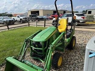 2019 John Deere 1025R