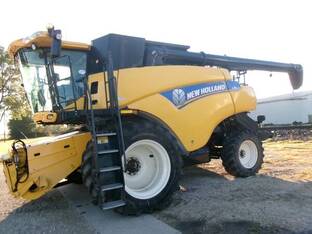2012 New Holland CR8090