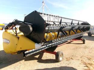 2011 New Holland 740CF-25