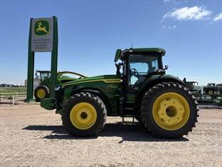 2023 John Deere 8R 370