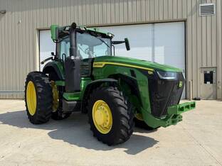 2021 John Deere 8R 230