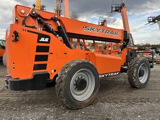 2022 JLG 8042