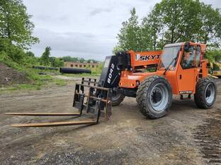 2022 JLG 8042