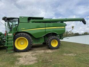 2023 John Deere S780