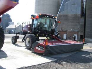 2022 MacDon Industries M1240