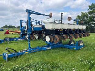 2011 Kinze 3500