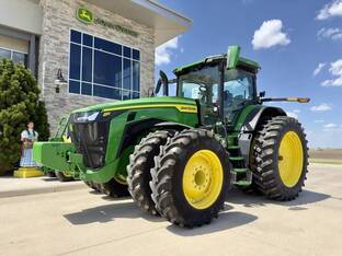2024 John Deere 8R 230
