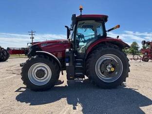 2024 Case IH PUMA 220
