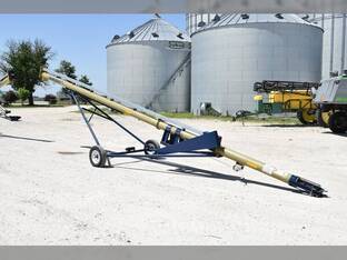 Harvest International T836