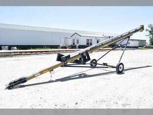 Harvest International T836