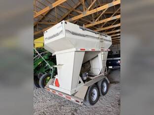 2010 Unverferth 2750