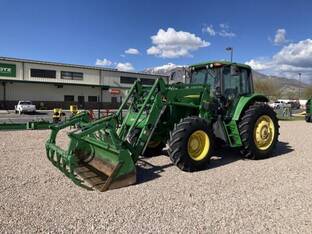 2007 John Deere 7520