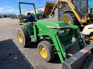 2002 John Deere 790
