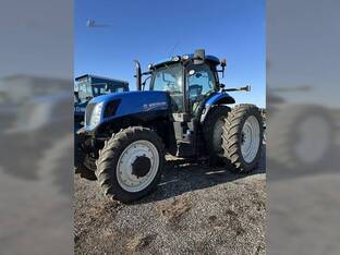 2011 New Holland T7.235