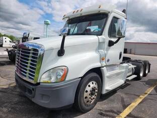 2019 Freightliner CASCADIA 126