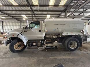 2013 Ford F750 SD