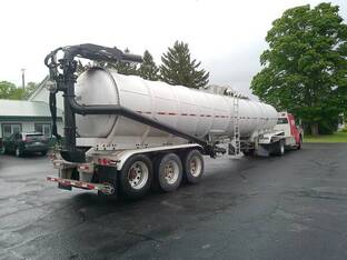 2012 Hutchinson 9500 GAL TRIPLE AXLE