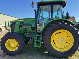 2025 John Deere 6135E