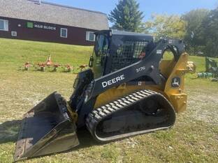 2022 John Deere 317G