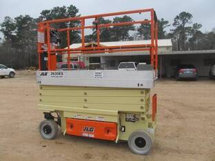 2014 JLG 2630ES