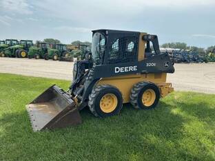 2018 John Deere 320E