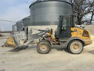 2021 John Deere 324L