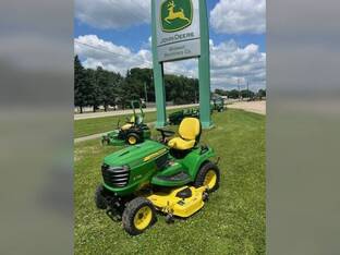 2017 John Deere X738