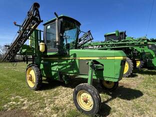 2001 John Deere 6700
