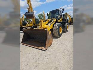 2019 Komatsu WA380-8