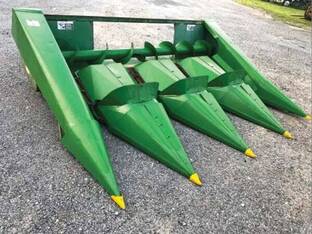 John Deere 444