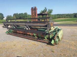 John Deere 220