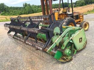 John Deere 213