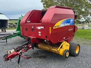 New Holland BR7060