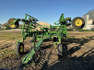 2009 John Deere 2410