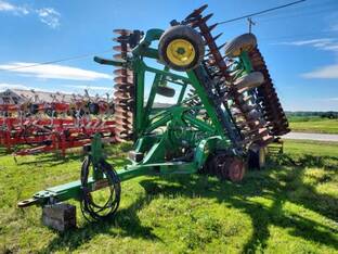 2015 John Deere 2623VT