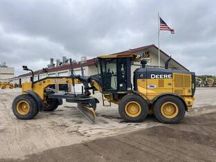 2014 John Deere 670GP