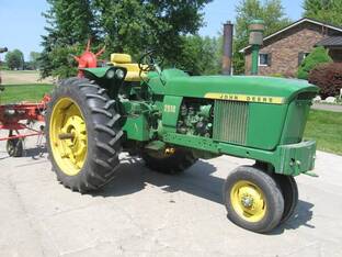 1968 John Deere 2510