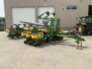 2009 John Deere 1770