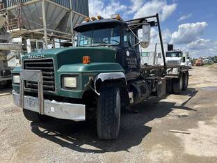 1996 Mack RD688S