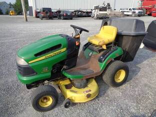 John Deere 125