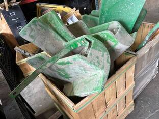 John Deere H152415/H152416 poly divider 900F