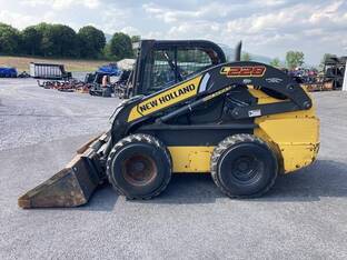 2018 New Holland L228