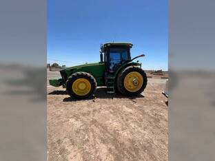 John Deere 8320
