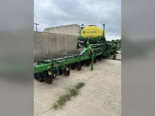 2024 John Deere 1725 CCS