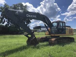 2015 John Deere 210G LC