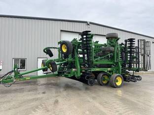 2025 John Deere 2660VT