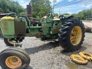 John Deere 4020