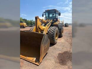 2018 Komatsu WA270-8