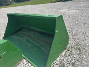 John Deere Hi Volume gloabal bucket