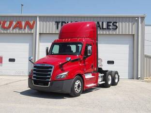 2022 Freightliner CASCADIA 126